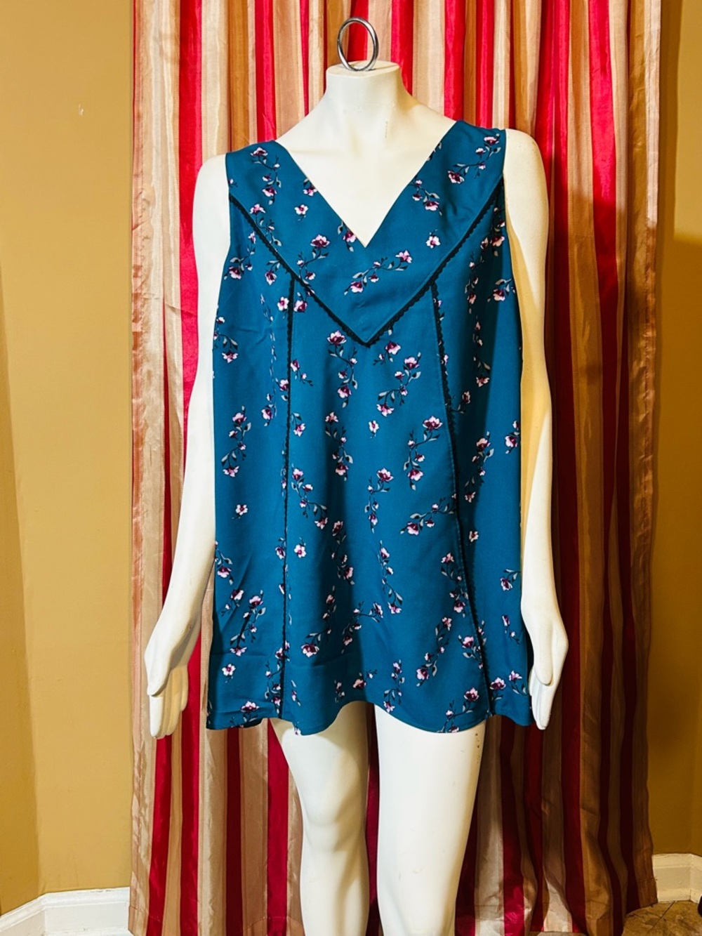Lane Bryant Teal Floral V-Neck Sleeveless Camisole